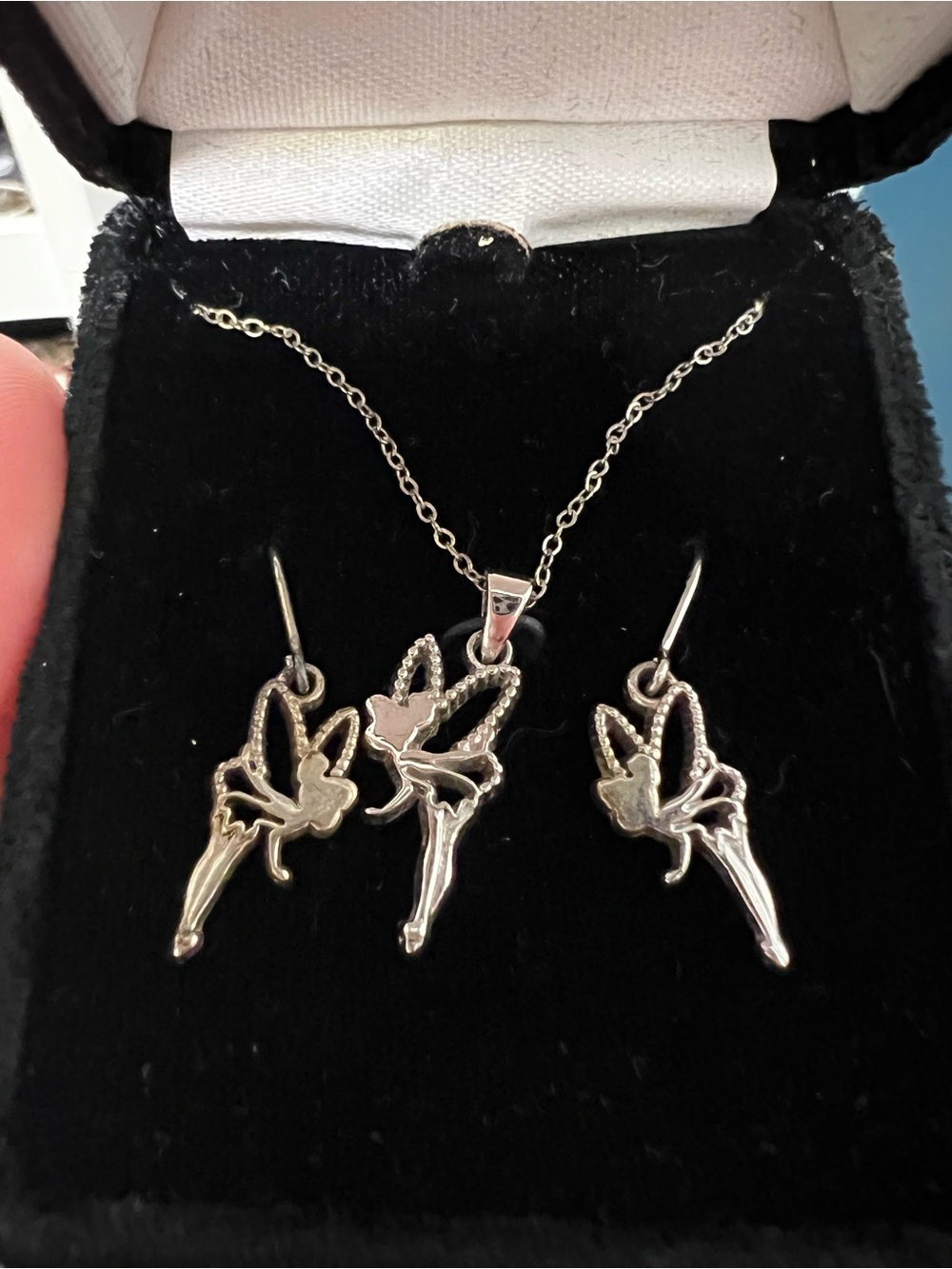 Disney Tinkerbell necklace and earrings set
